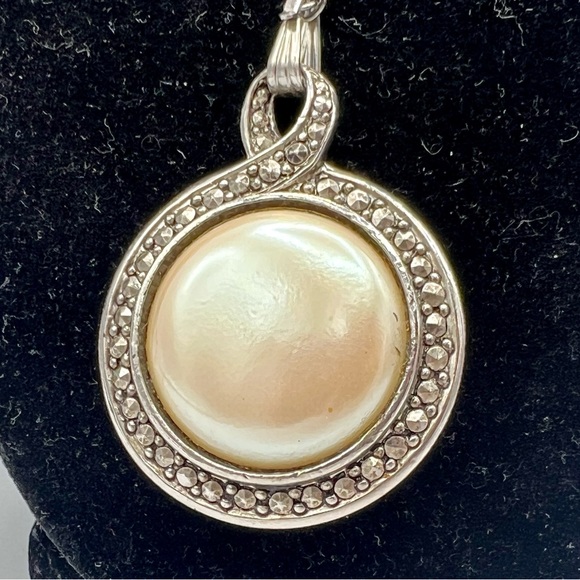 Vintage AVON reversible silver faux pearl pendant 31” chain necklace - Picture 7 of 8